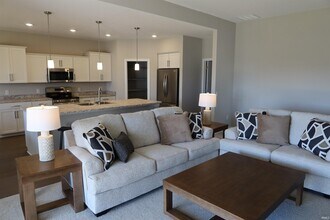 5437 Broad Fields Cove in Fort Wayne, IN - Building Photo - Building Photo