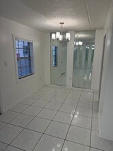 4725 Christa Ct, Unit Habana Park Condominiums in Tampa, FL - Building Photo - Building Photo