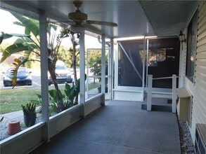 543 7th Pl in Vero Beach, FL - Foto de edificio - Building Photo