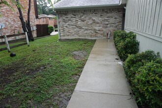 1911 Normal Park Dr-Unit -A in Huntsville, TX - Building Photo - Building Photo