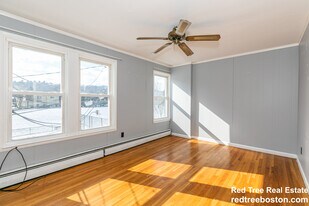 7 High St Pl, Unit 2 in Brookline, MA - Building Photo