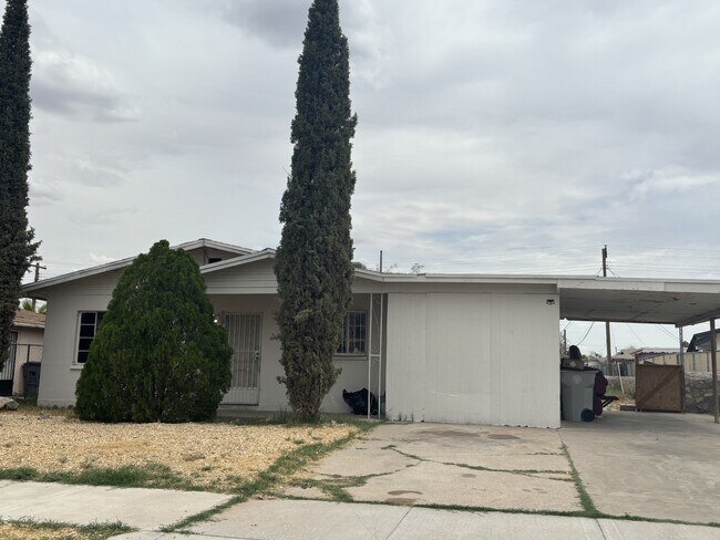 604 Cortez Dr in El Paso, TX - Building Photo - Building Photo