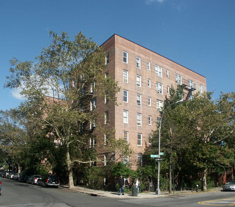2310 Holland Ave in Bronx, NY - Building Photo