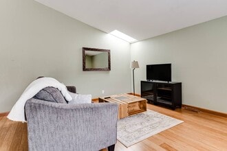 2644 Willona Dr in Eugene, OR - Building Photo - Building Photo