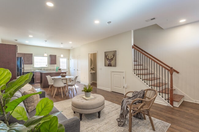 270 Trunk St NE, Unit 270