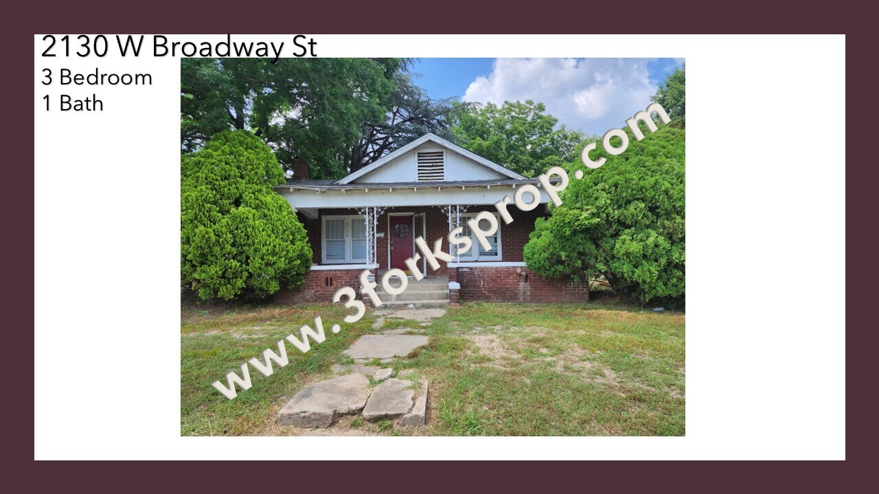 2130 W Broadway St in Muskogee, OK - Building Photo