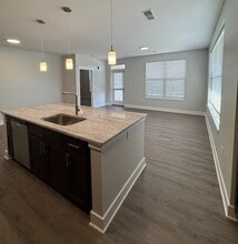 337 W Diehl Rd in Naperville, IL - Building Photo - Building Photo