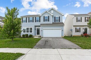 6334 Oak Trail Dr in Galloway, OH - Building Photo