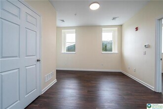 418 W Race St in Pottsville, PA - Building Photo - Building Photo