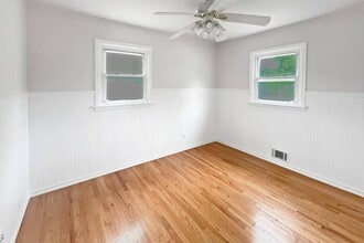 20 Meadow Dr in Little Falls, NJ - Building Photo - Building Photo