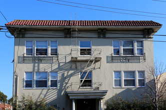 1620 Fruitvale Ave in Oakland, CA - Building Photo - Building Photo