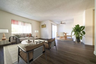 1440 Oak Dr in Vista, CA - Building Photo - Building Photo