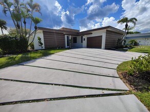 5109 Banyan Ln in Tamarac, FL - Building Photo - Building Photo