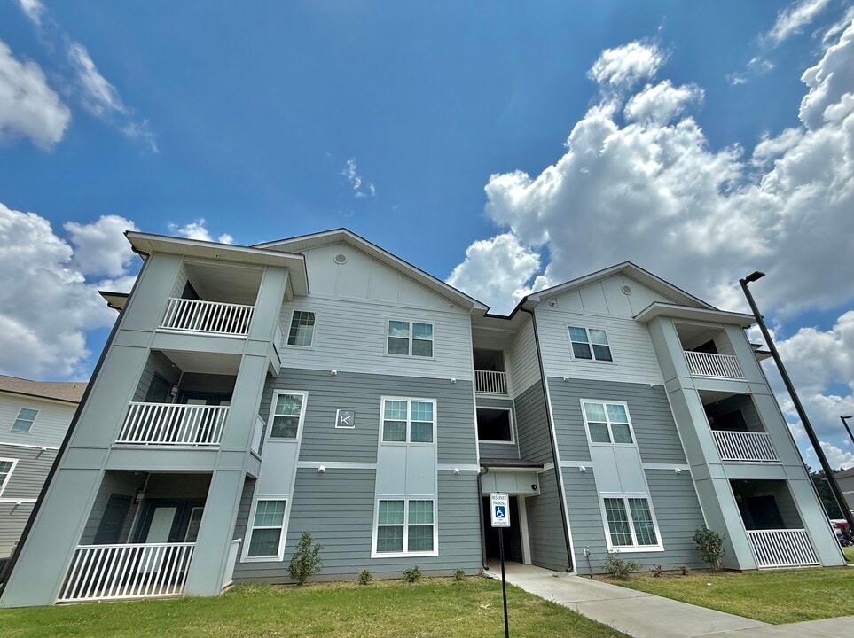 Ashford Park in Shreveport, LA - Building Photo