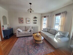 141 Willow St in Boston, MA - Foto de edificio - Building Photo