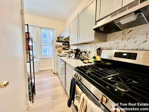 1706 Commonwealth Ave in Boston, MA - Building Photo - Building Photo
