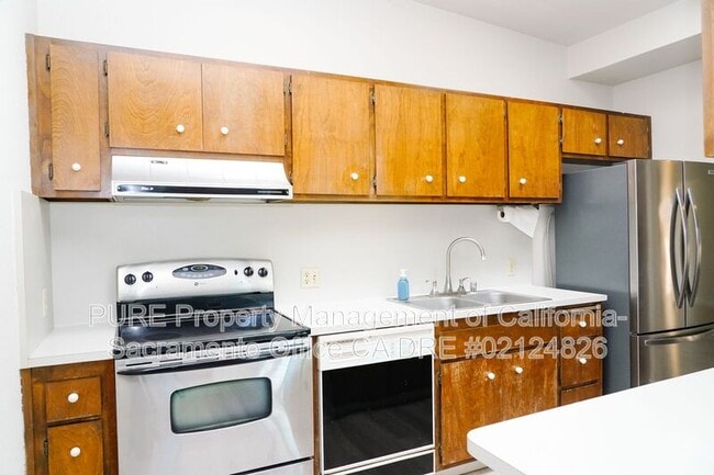 property at 19 Blue Heron Ct