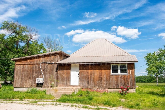 2041 Cr 5300 in Coffeyville, KS - Building Photo - Building Photo
