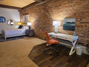211 Liberty St, Unit Apt 1 in Warren, PA - Building Photo - Building Photo