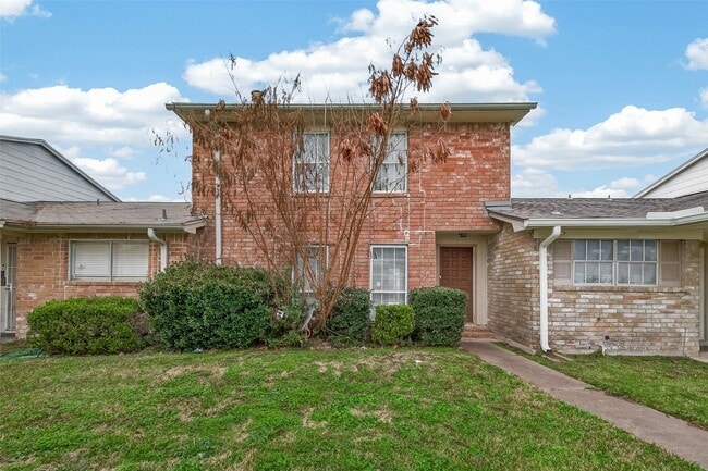 6375 S Briar Bayou Dr