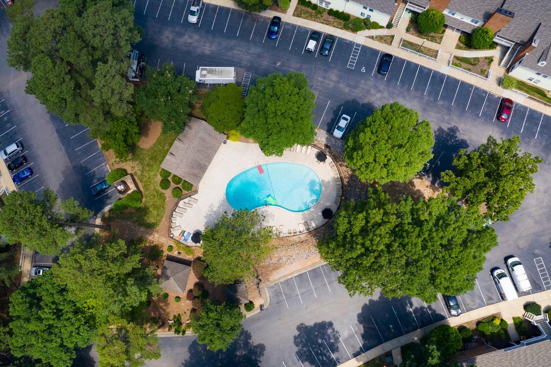 ARIUM Trailwood in Raleigh, NC - Foto de edificio