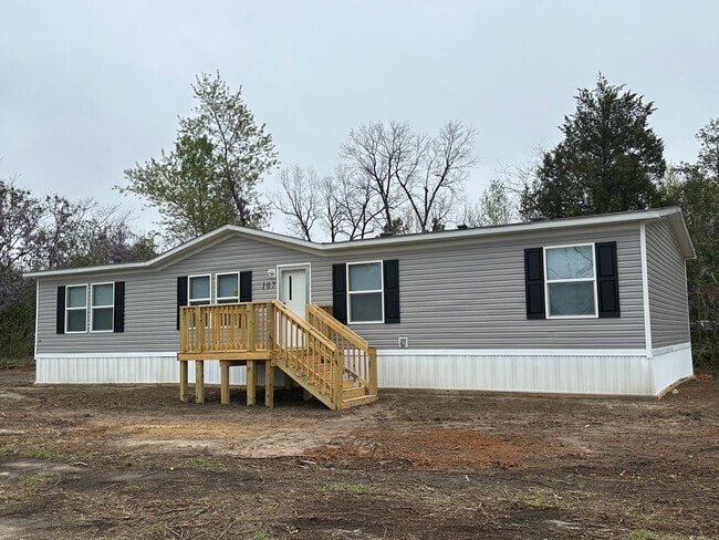 property at 107 E 5th Ave