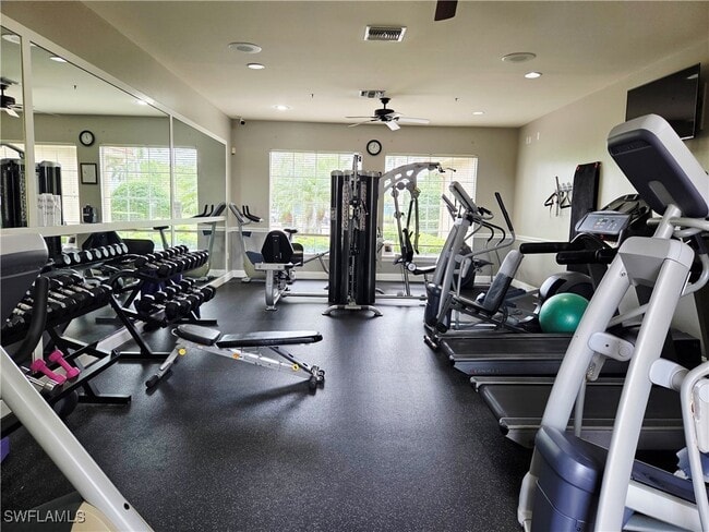 property at 6270 Huntington Lakes Cir