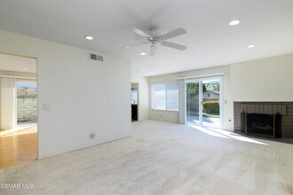 2202 Park Pl in Thousand Oaks, CA - Building Photo - Building Photo