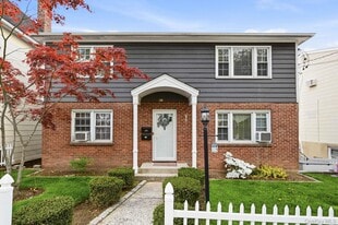 85 Bennett Ave in Yonkers, NY - Building Photo