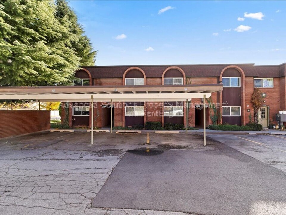 3046 S 300 E in South Salt Lake, UT - Building Photo