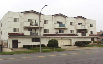 4734 Oakwood Ave Apartments