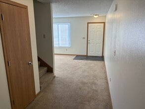 806 Waldo St in Polk City, IA - Foto de edificio - Building Photo