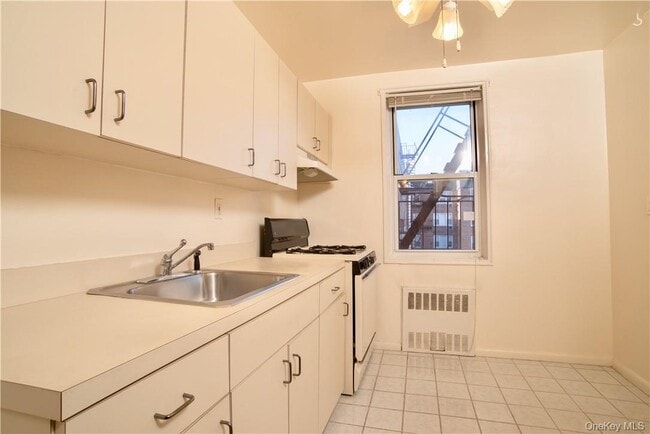 2 Sadore Ln in Yonkers, NY - Building Photo - Building Photo