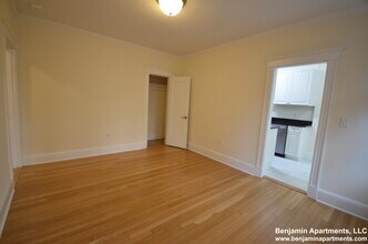 11 Chauncy St, Unit 3 in Cambridge, MA - Foto de edificio - Building Photo