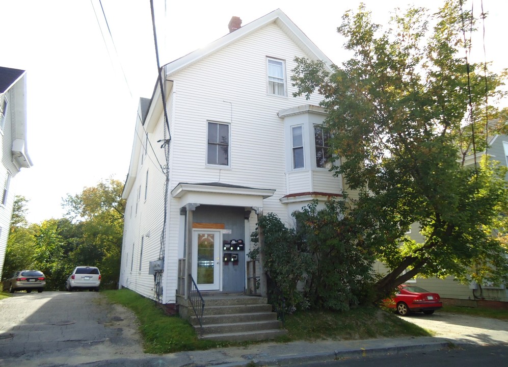 139 Oak St in Lewiston, ME - Building Photo