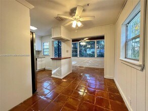 5842 SW 60th St in Miami, FL - Building Photo - Building Photo