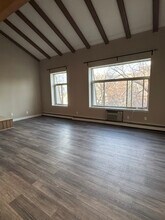 2131 N Summit Ave in Milwaukee, WI - Foto de edificio - Building Photo