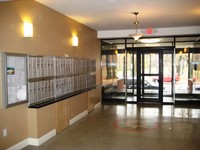 603 Elizabeth Ave in Newark, NJ - Building Photo - Lobby