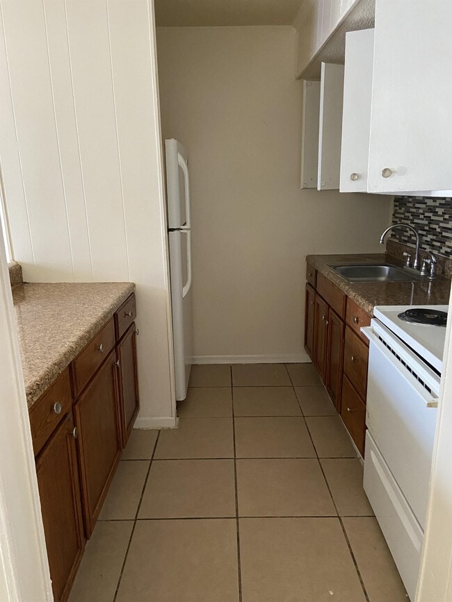 619 Vallotton Dr in Valdosta, GA - Building Photo - Building Photo