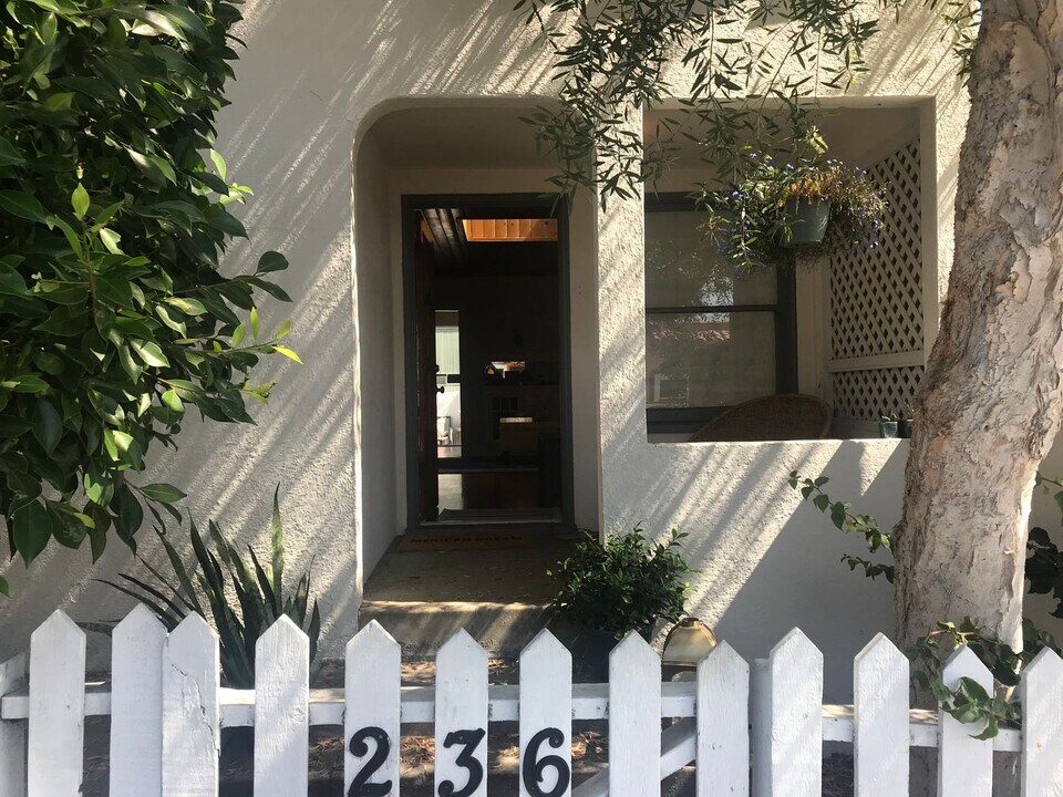236 Beach St in Santa Monica, CA - Foto de edificio