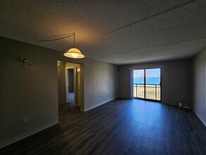 65 N Point Dr, Unit 1 in Boston, MA - Foto de edificio - Building Photo