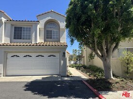 35 Alcoba in Irvine, CA - Building Photo