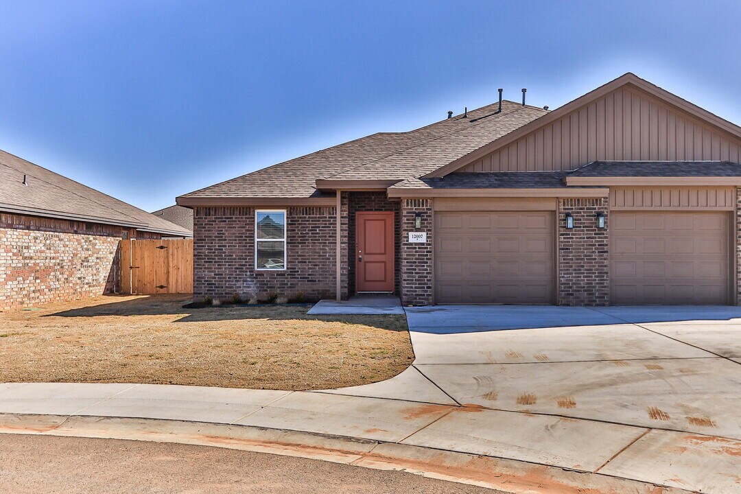 12007 Essex Ave in Lubbock, TX - Building Photo