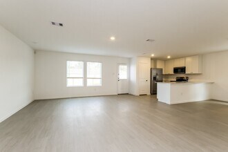 15298 Abella Dr in Montgomery, TX - Building Photo - Building Photo