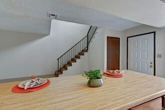 Avanti Townhomes in Midland, TX - Foto de edificio - Building Photo