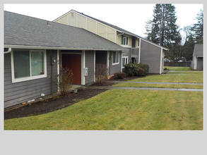 Stonebrook Apartments in Sweet Home, OR - Building Photo - Building Photo