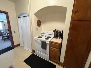 2128-2130 E 2nd St in Duluth, MN - Foto de edificio - Building Photo