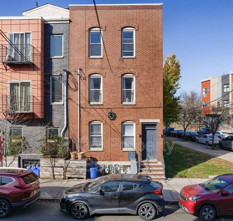 1782 Frankford Ave in Philadelphia, PA - Building Photo