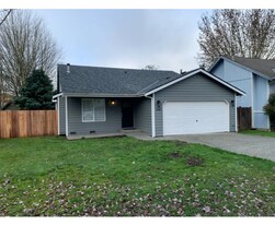 16040 171st Ave SE in Monroe, WA - Building Photo