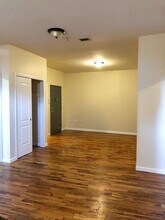 213 Broad St in Elizabeth, NJ - Foto de edificio - Building Photo